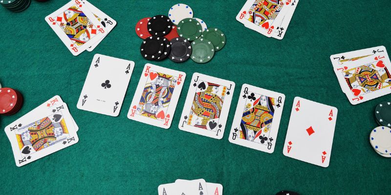 Chiến lược tắc kè hoa trong poker